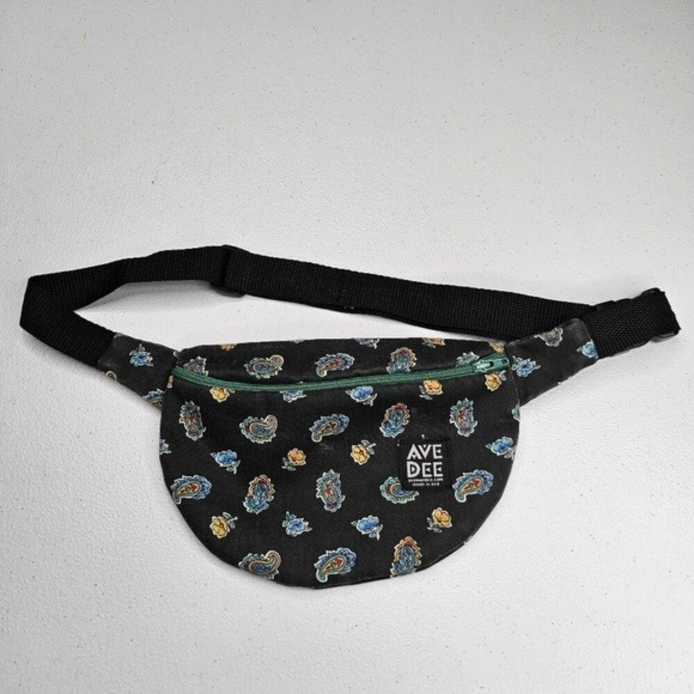 Ave Dee Fanny pack